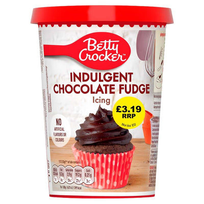 Betty Crocker Indulgent Chocolate Fudge Icing 400g, featuring a chocolate cupcake image and £3.19 price sticker—perfect for creating rich, smooth icing on your favorite cakes and bakes.