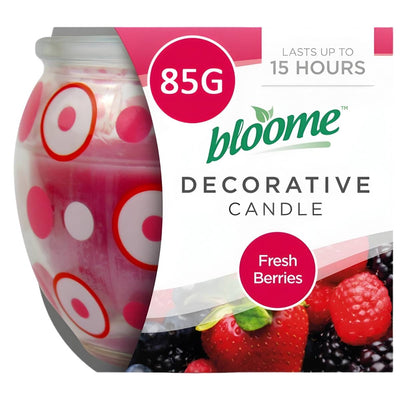 The Bloome Parfums Fresh Berries Sleeve Candle (85g) fills your space with a fruity scent and lasts up to 15 hours. Presented in a glass jar with red circles and berry designs, it adds a decorative touch to any room.