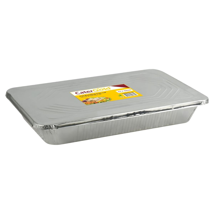 The Cater Gold 9L Foil Roasting Tray With Lid (53 x 33cm) is a rectangular disposable tray with a fitted lid and features a yellow Cater Gold label on top.