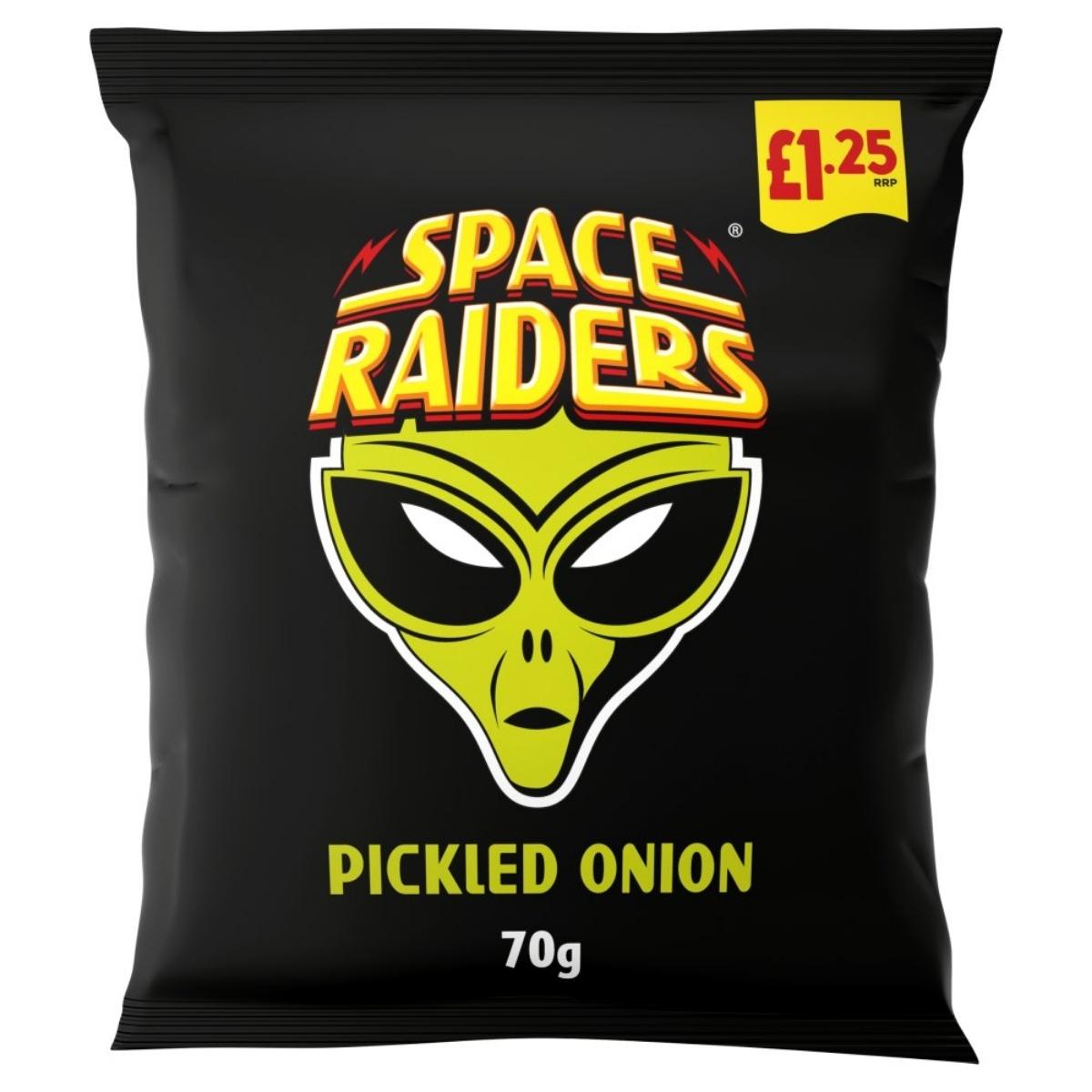 The Space Raiders - Pickled Onion Crisps in a 70g bag showcases a distinctive green alien face on its black packaging, emphasizing the "Baked Not Fried" benefit. At just £1.25, these crisps are an ideal choice for vegetarians looking for an out-of-this-world flavor experience.