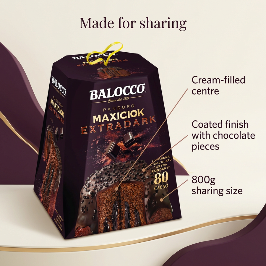 Balocco Pandoro Maxiciok Extra Dark Chocolate Cake 800g with product feature callouts